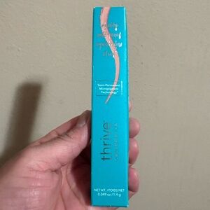 Thrive Causemetics Waterproof Eyeshadow
Stick -Nikki Brand New Never Used